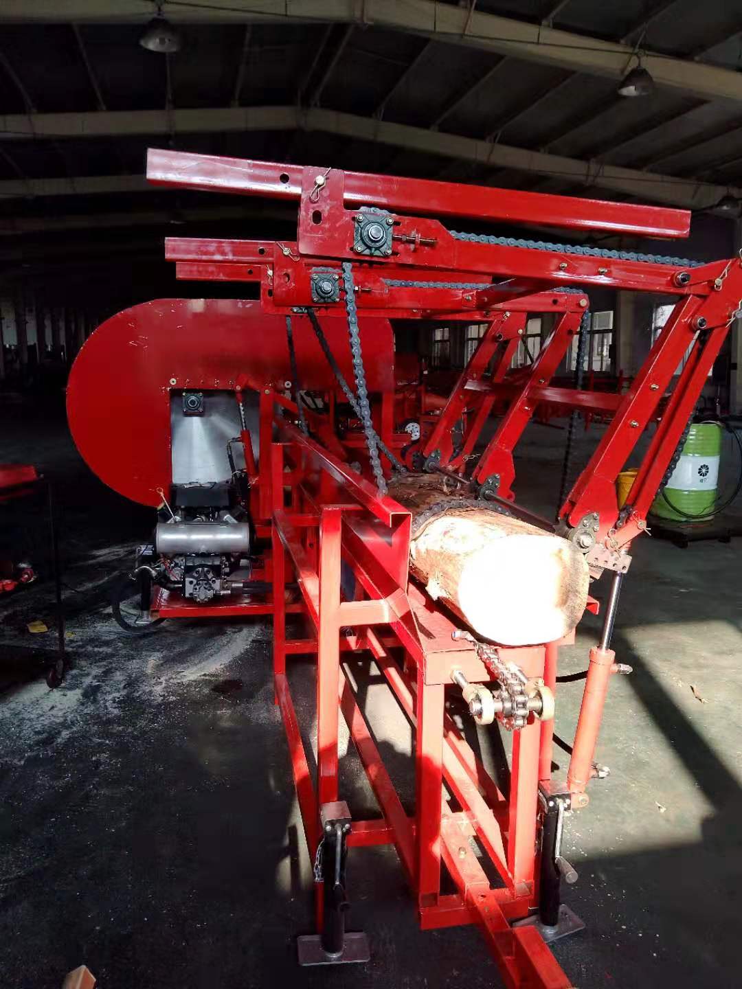 Circular Saw Firewood Processor with Hydraulic Chain Table and Conveyor