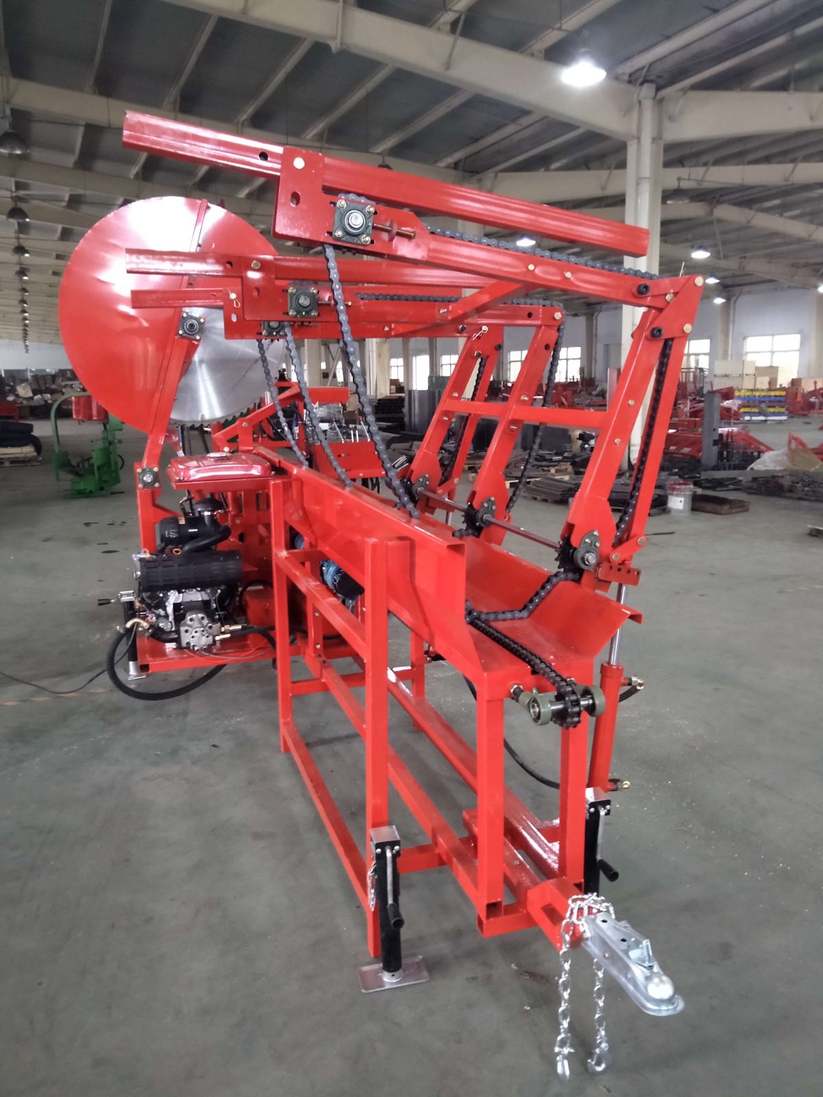 Circular Saw Firewood Processor with Hydraulic Chain Table and Conveyor